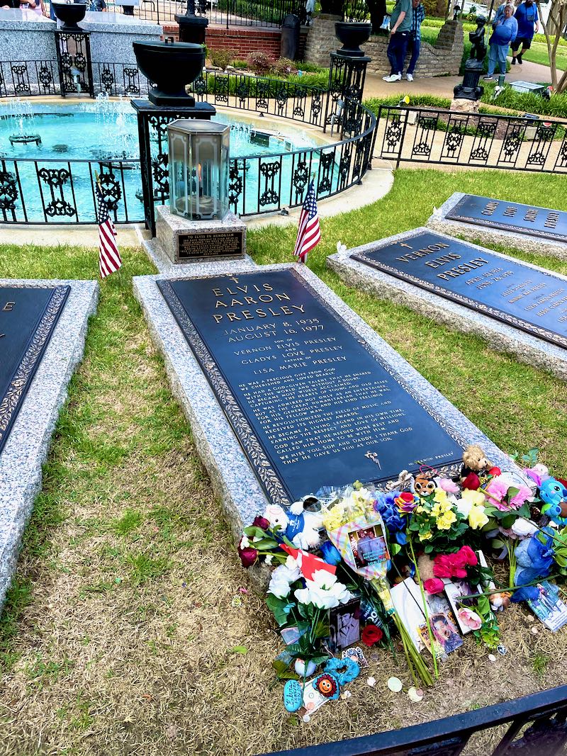 Elvis' Grave