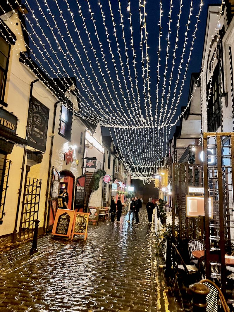 Ashton Lane, West End Glasgow Street